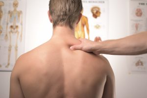 FISIOTERAPIA - 1 sesión 35€, 3 sesiones 99€ (33€ sesión) y 5 sesiones 150€ (30€ sesión). A Domicilio (suplemento 15€). Domingos (suplemento 25€)